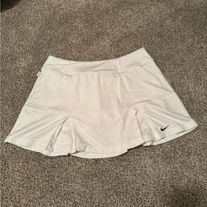 Nike Dri Fit White Tennis/Golf Skirt Sz M